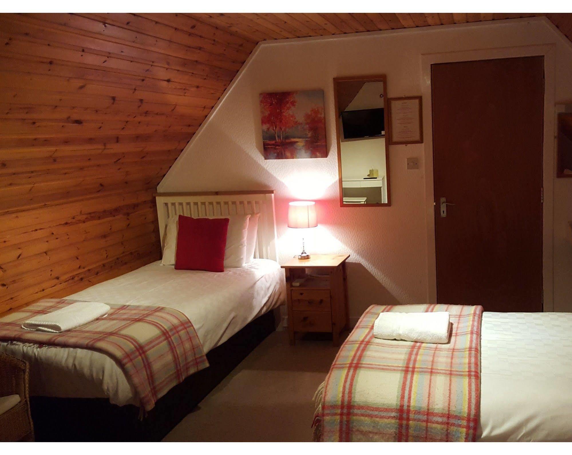 Carn Mhor Bed And Breakfast Aviemore Bagian luar foto